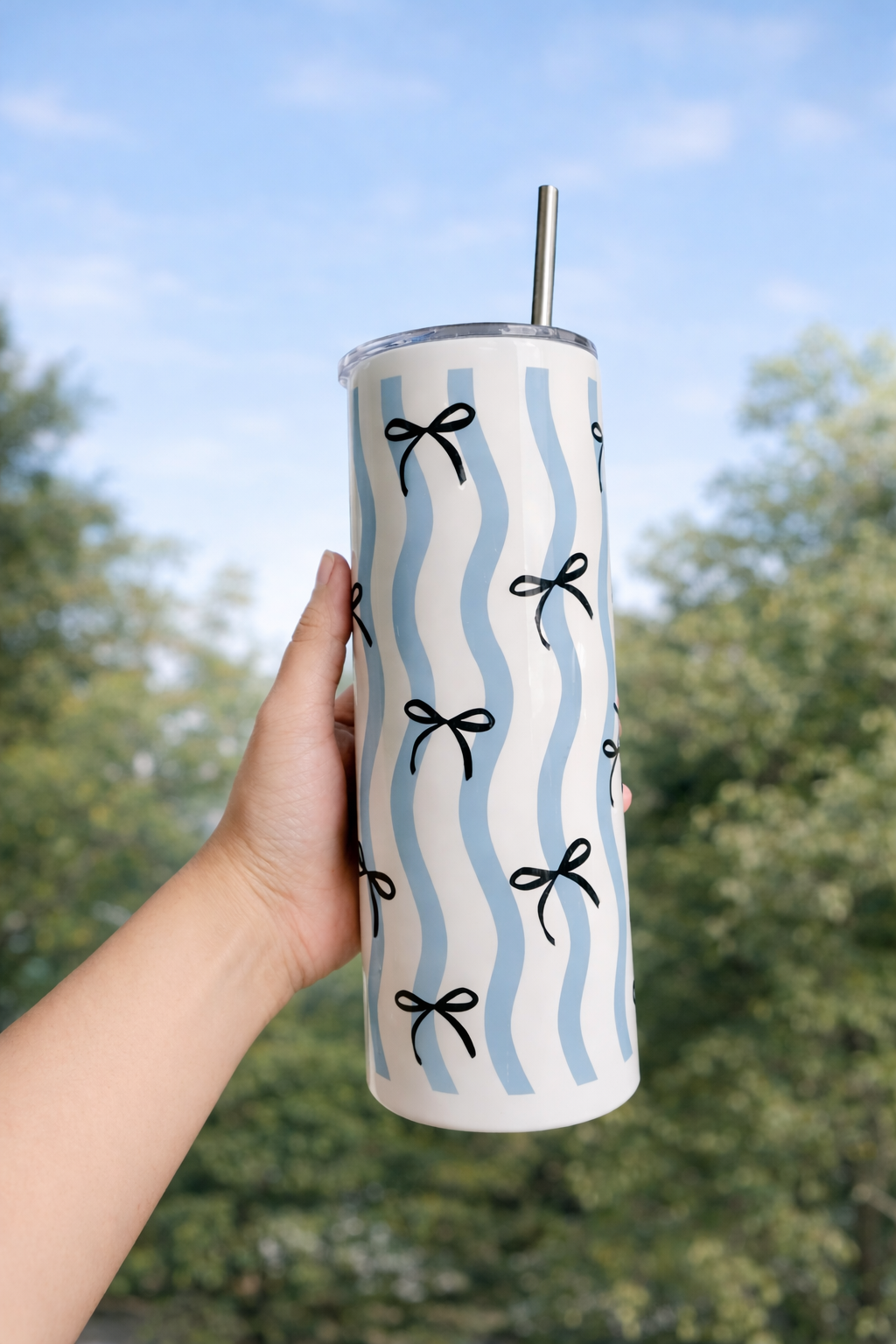 Colossal Tumbler 700ml with SS Straw | Blue Wave Bow Print | Double Walled Insulated Tumbler 7–8 hrs