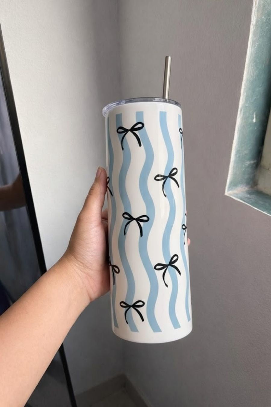Colossal Tumbler 700ml with SS Straw | Blue Wave Bow Print | Double Walled Insulated Tumbler 7–8 hrs